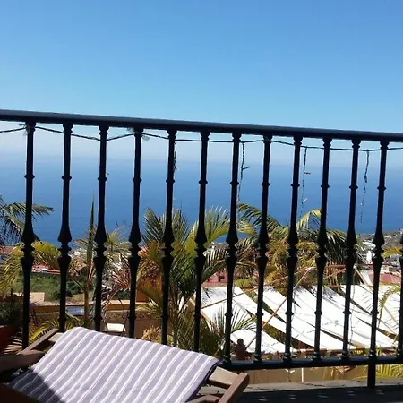 Fuer 2 Personen Und 1 Kind In Icod De Vinos, Teneriffa